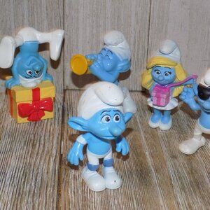 SMURF PLASTIC FIGURES  TOYS CAKE TOPPER